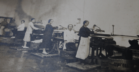 La tintorera del abuelo paterno, fundada en Compostela en 1915